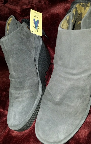 FLY London Women Sueade Ankle Boots - Picture 7 of 8